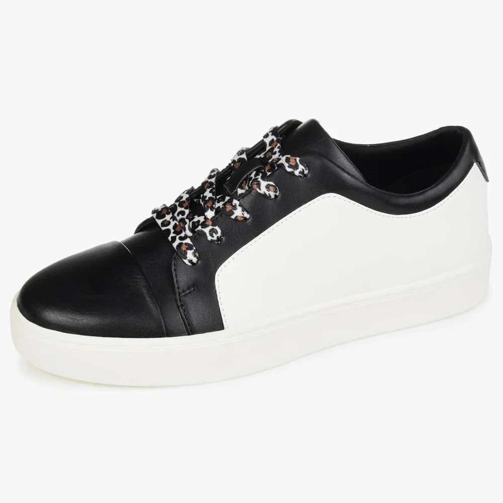 Journee Collection Comfort Foam™ Taschi Womans Sneakers NWOB Size 10